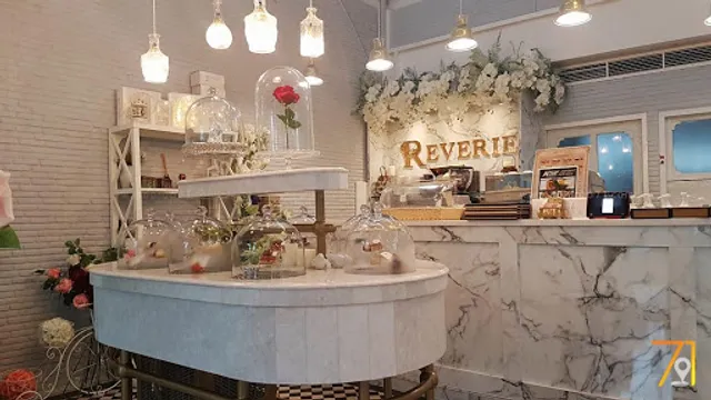 Cafe Reverie