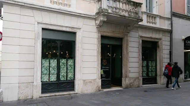 Hora Media in Piazzetta