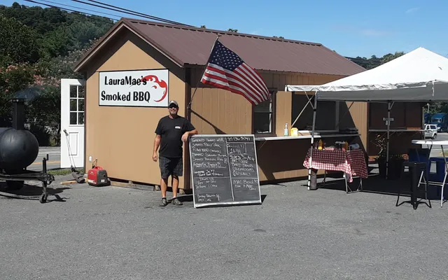 LauraMaes Smoked BBQ