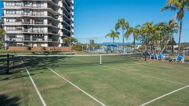 Silverton Apartments