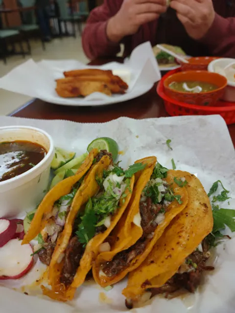 La Colonial Supermercado y Taqueria