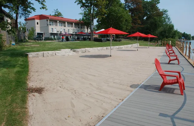 Wasaga Riverdocks Hotel Suites