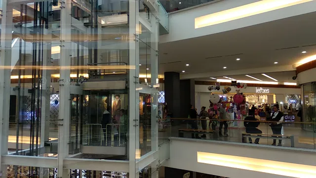 Centro Comercial Metrópoli Patriotismo