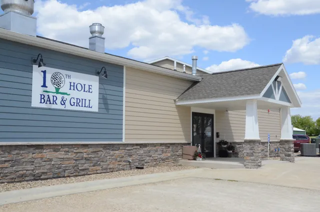 10th Hole Inn & Suite