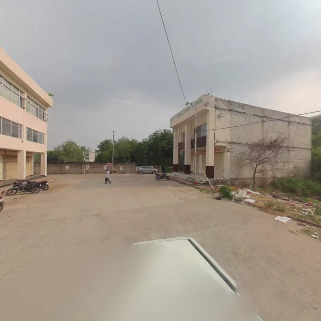 SPOT ON 61068 Hotel KR