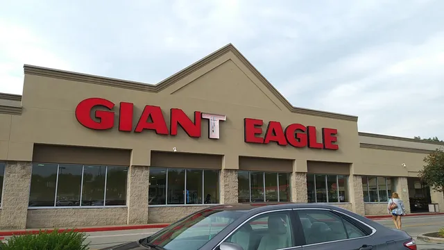 Giant Eagle Supermarket