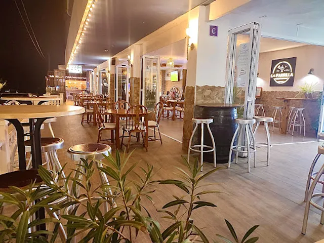 La Parrilla Bar & Grill