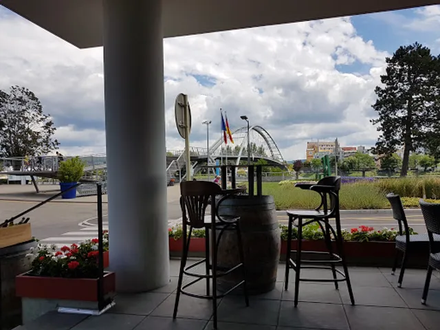 The Huninguoise - Wine Bar & Tearoom & Cellar