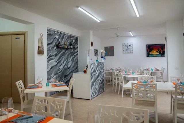 O’ SCUOGGHIU I FORA