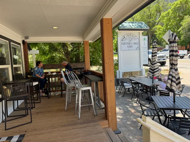 Flutter and Buzz Cafe