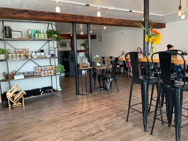 New Horizon Cafe/Three Arrows Coffee