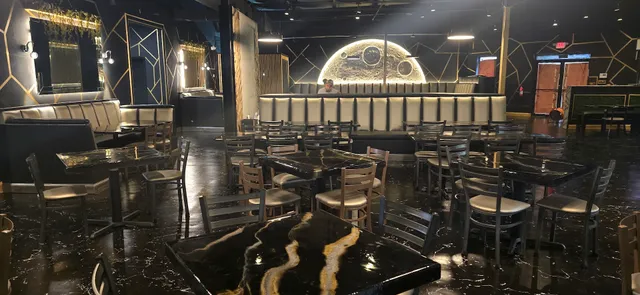 Moon Restaurant & Mixology