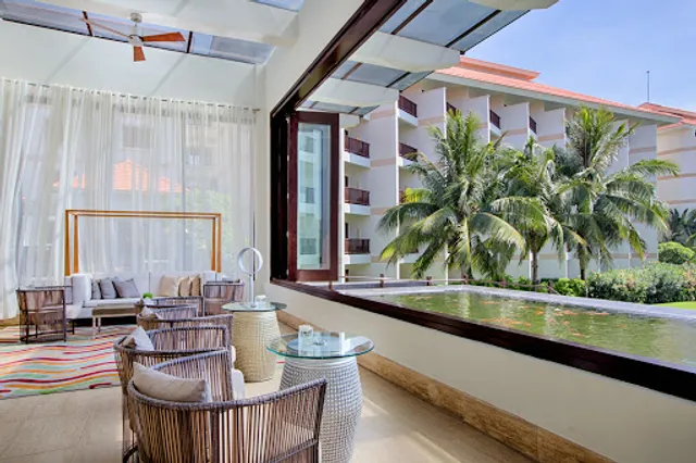 Infinity Bar Pullman Danang Beach Resort