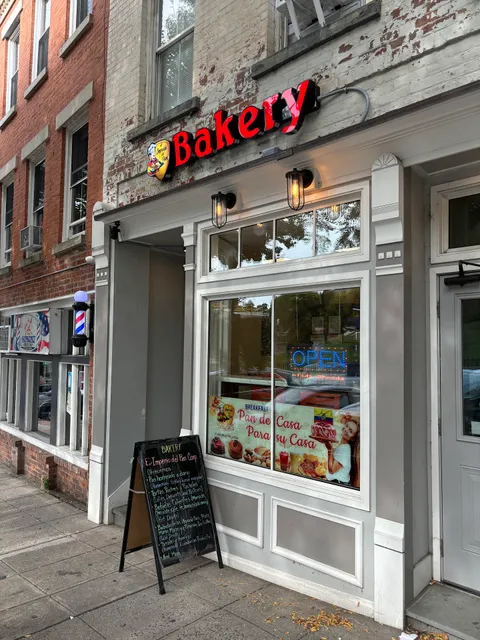 El Imperio del Pan Bakery