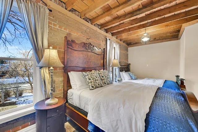 The Valley House Inn