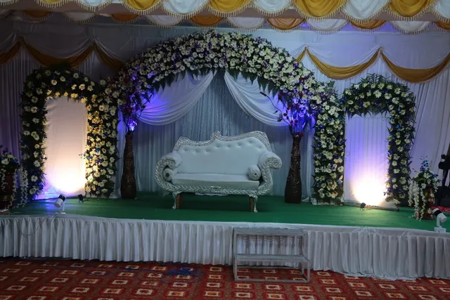 Ever Green Hotel & Restaurants