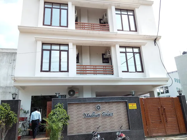 Capital O 4139 Madhuri Palace