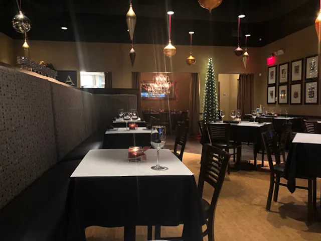 Nicola Restaurant & Bar