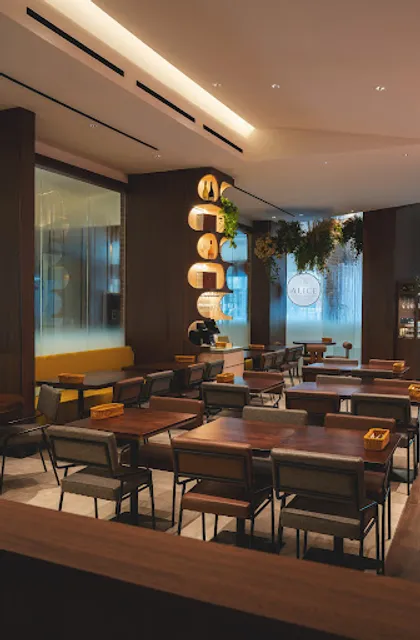 Alice Boulangerie & Restaurant - Icon Village