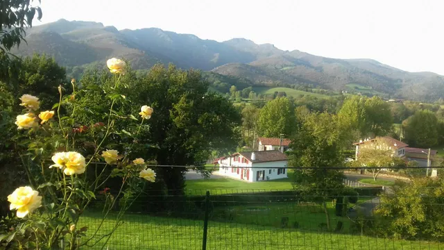 Gite "Etxe Xuri" Au Coeur Du Pays Basque