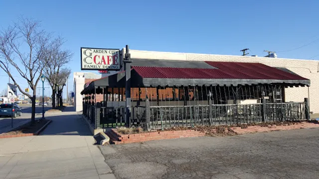 GCC Bar & Grill (Garden City Cafe)