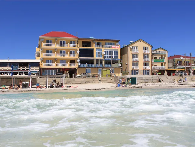 Zaliznyi Port - Kvartyrnyy Kompleks