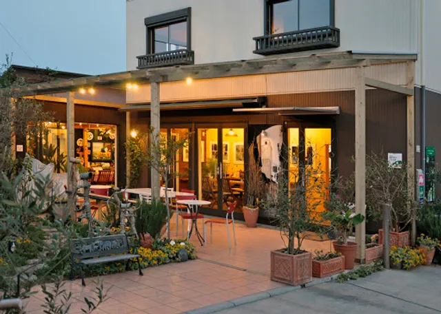 Art Gallery 絵付工房 陶彩