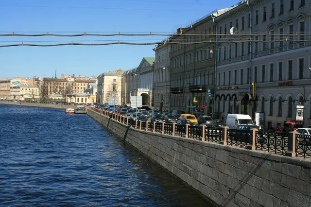 Anichkov Bridge