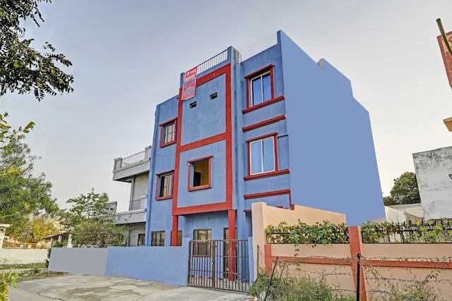 OYO Hotel Red N Blue