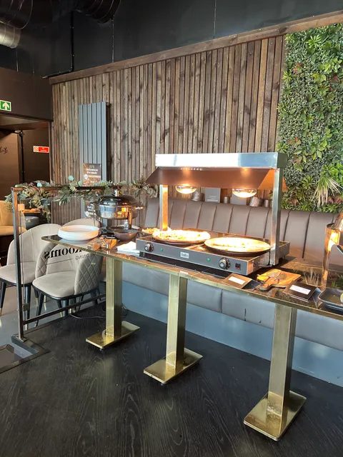 Burger & Pizza Rooms