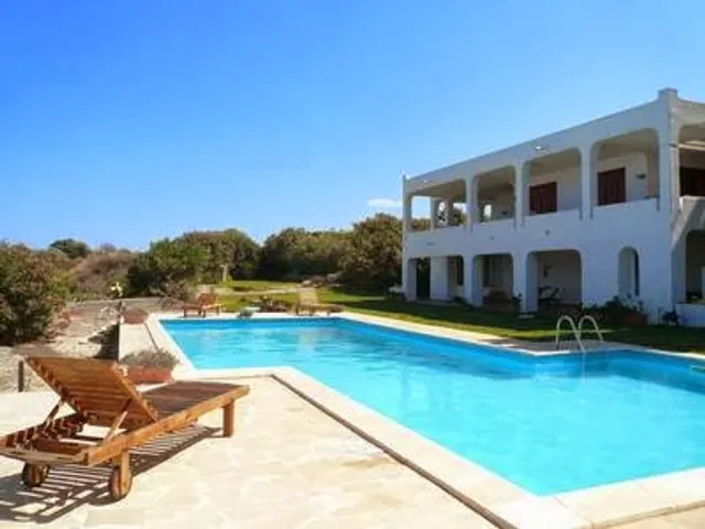 Villa Punta Saracena