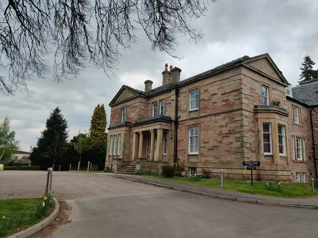 Hedgefield Apartments