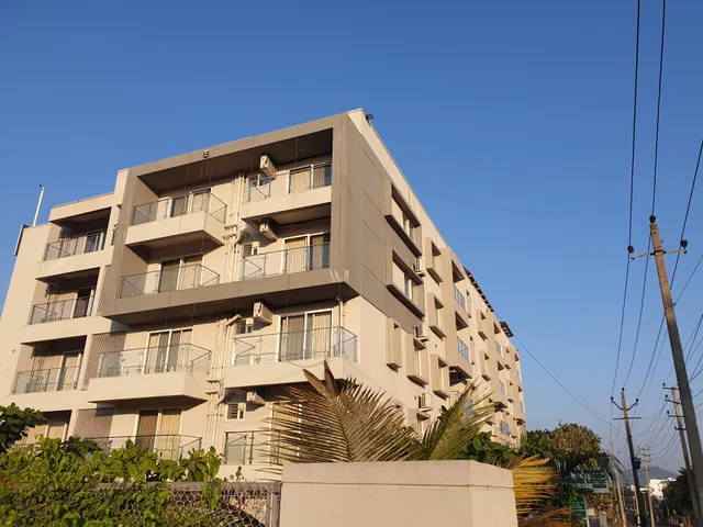 OYO 35776 The Red Lotus Premium