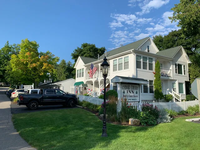Cedar Court Inn