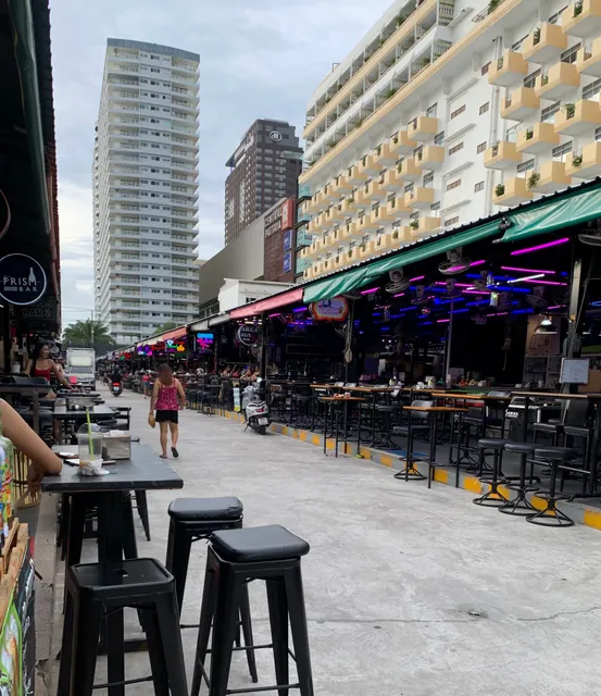 MYTH NIGHT BAR BEER TOWN