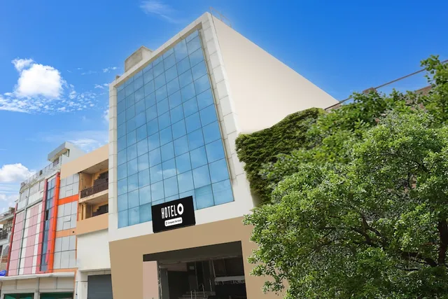 Hotel O Downtown Uttam Nagar formerly Town Plaza