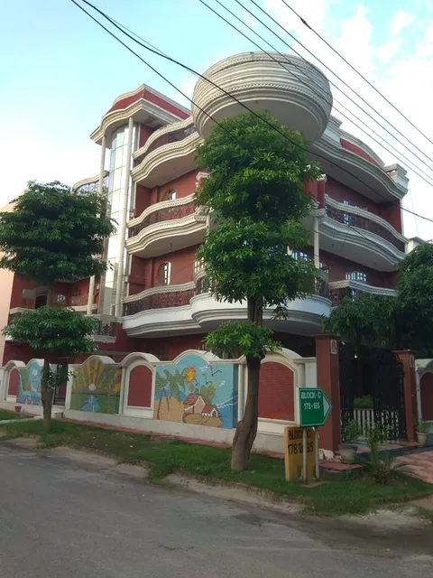 FabHotel Winsome Inn