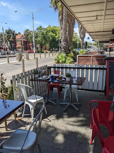 Manu's cafe and restaurant