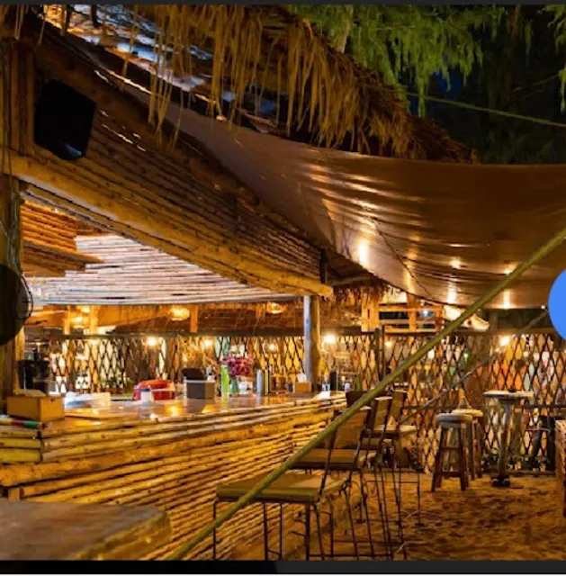 The Wave Beach Bar & Surfing