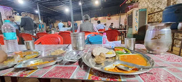 Saini Pavitra Bhojanalaya