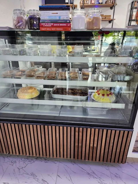 1804 HAITIAN CAFÉ / 1804 HAITIAN PIZZA