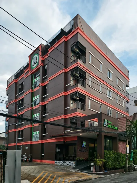 Seven Ratchada Hotel