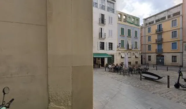 Pl. Virgen del Remedio, 7