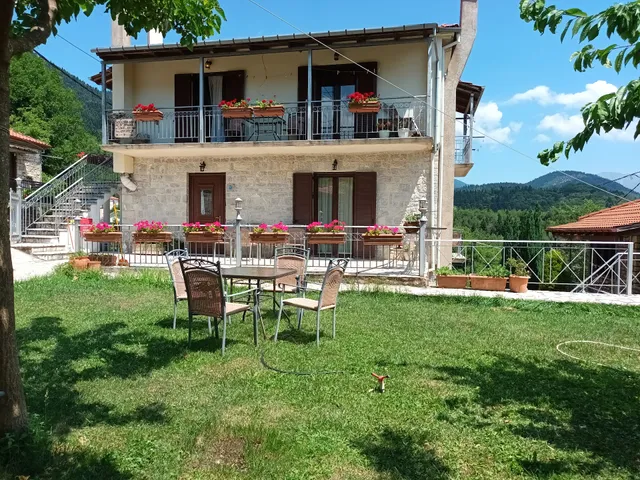 Ouranía Tásiou Guesthouse