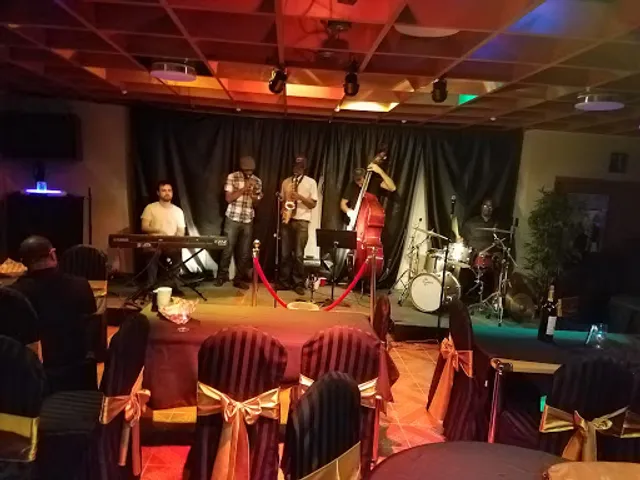 The House of Chiefs restaurant lounge