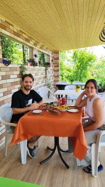 Cafe & Restaurant Mira Garden