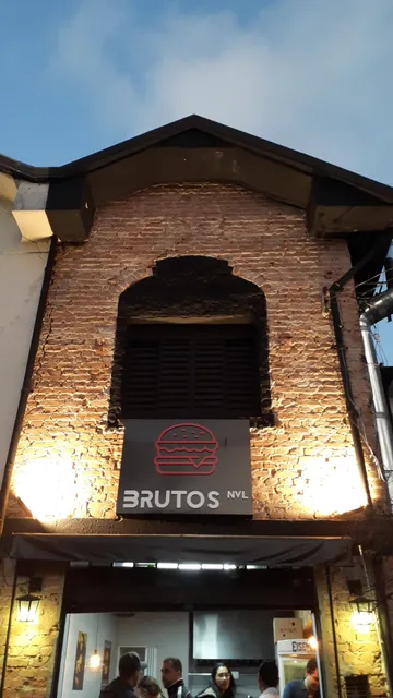 BRUTOS NVL