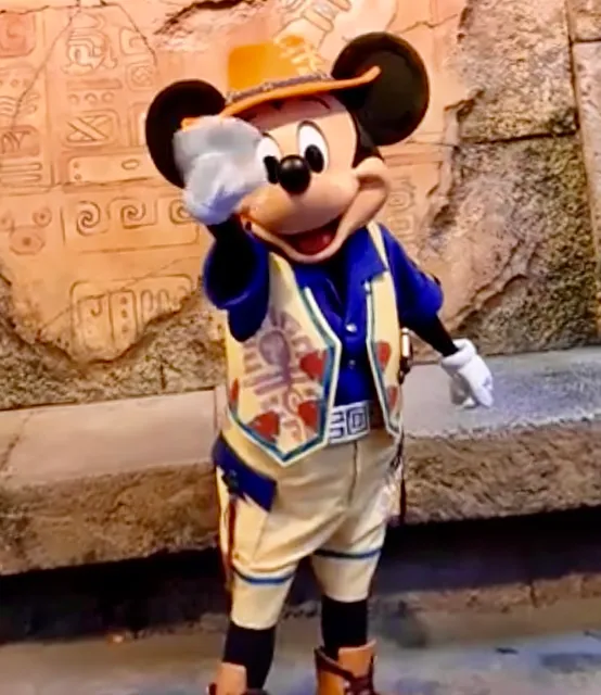 Mickey & Friends Greeting Trail