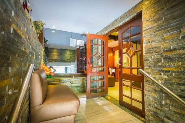 Hotel Maurya Palace and Hotel Maurya Residency