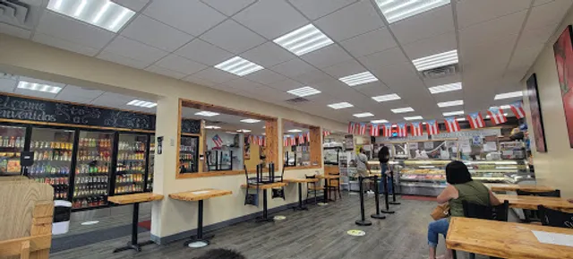 Las Villas Deli & Pastries